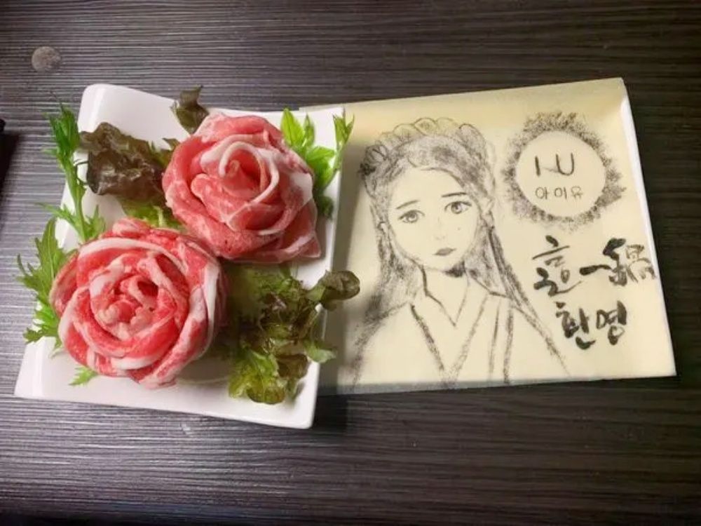 網友票選最適合代言台灣美食的韓星！IU根本小泡芙鐵粉、夫碩順「同款烤肉」引爆克拉排隊熱潮！-7