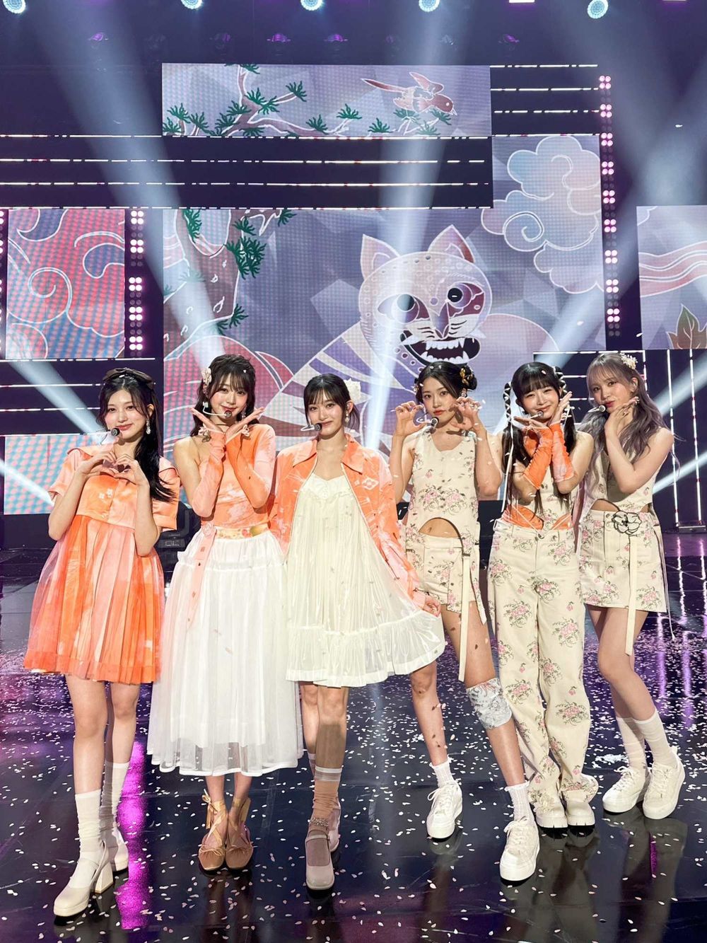 韓網熱議6組令人印象深刻的偶像韓服舞台造型！Stray Kids舞台帥炸，BLACKPINK「改良式韓服」掀熱搜！-9