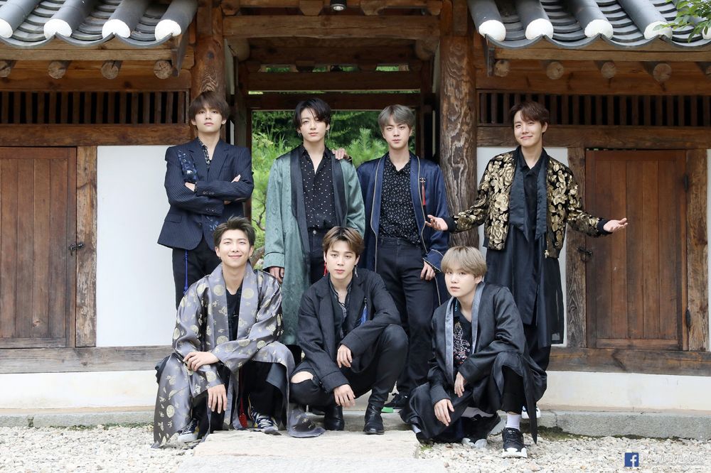韓網熱議6組令人印象深刻的偶像韓服舞台造型！Stray Kids舞台帥炸，BLACKPINK「改良式韓服」掀熱搜！-11