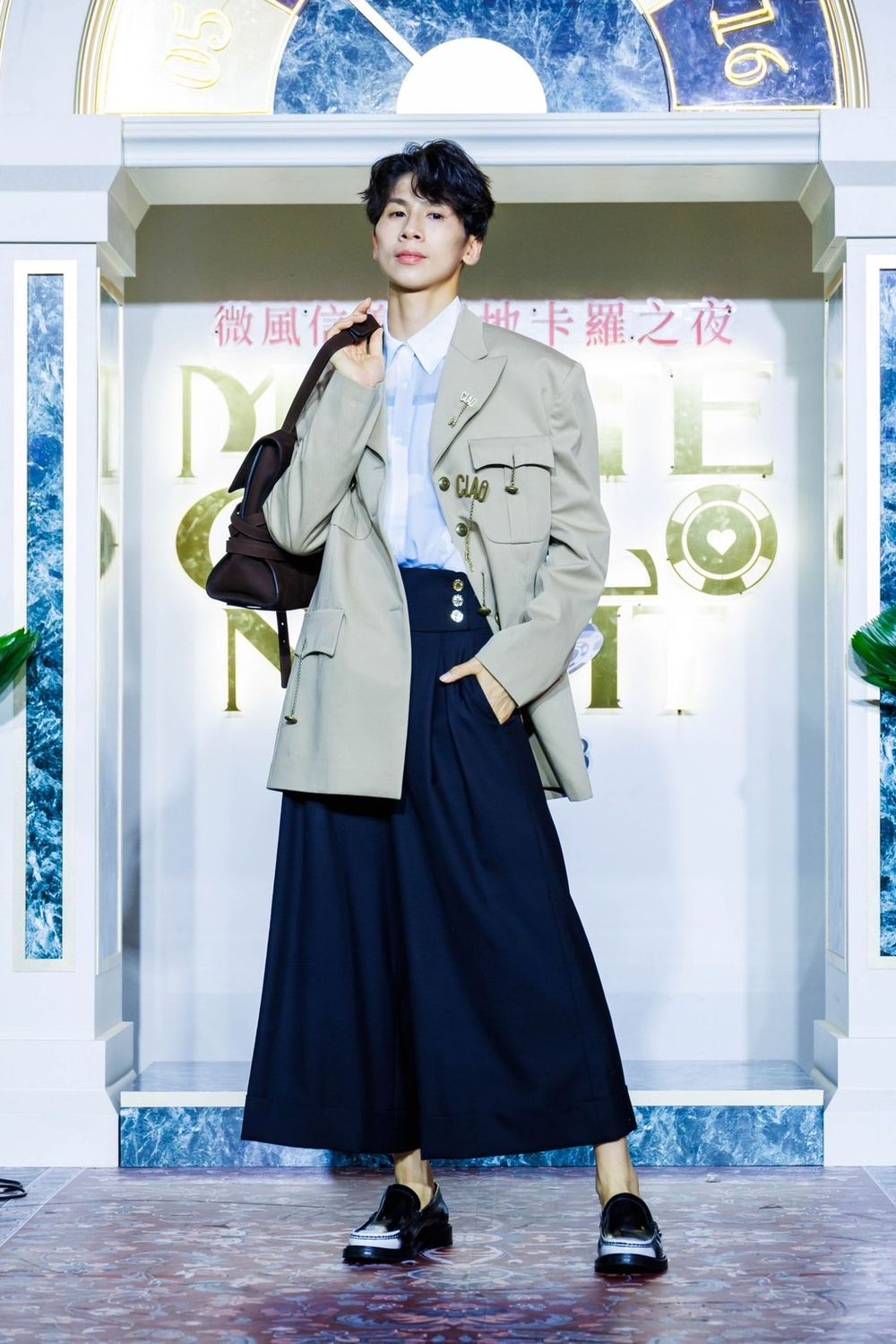 世界拳后林郁婷現身微風之夜！175公分時尚紅毯穿搭曝光、網呼：根本天生模特吧！-2