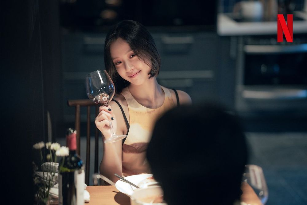 Netflix《無聲蛙鳴》劇情亮點！高旻示「又瘋又美」大秀好身材、演技好到毛骨悚然！-6