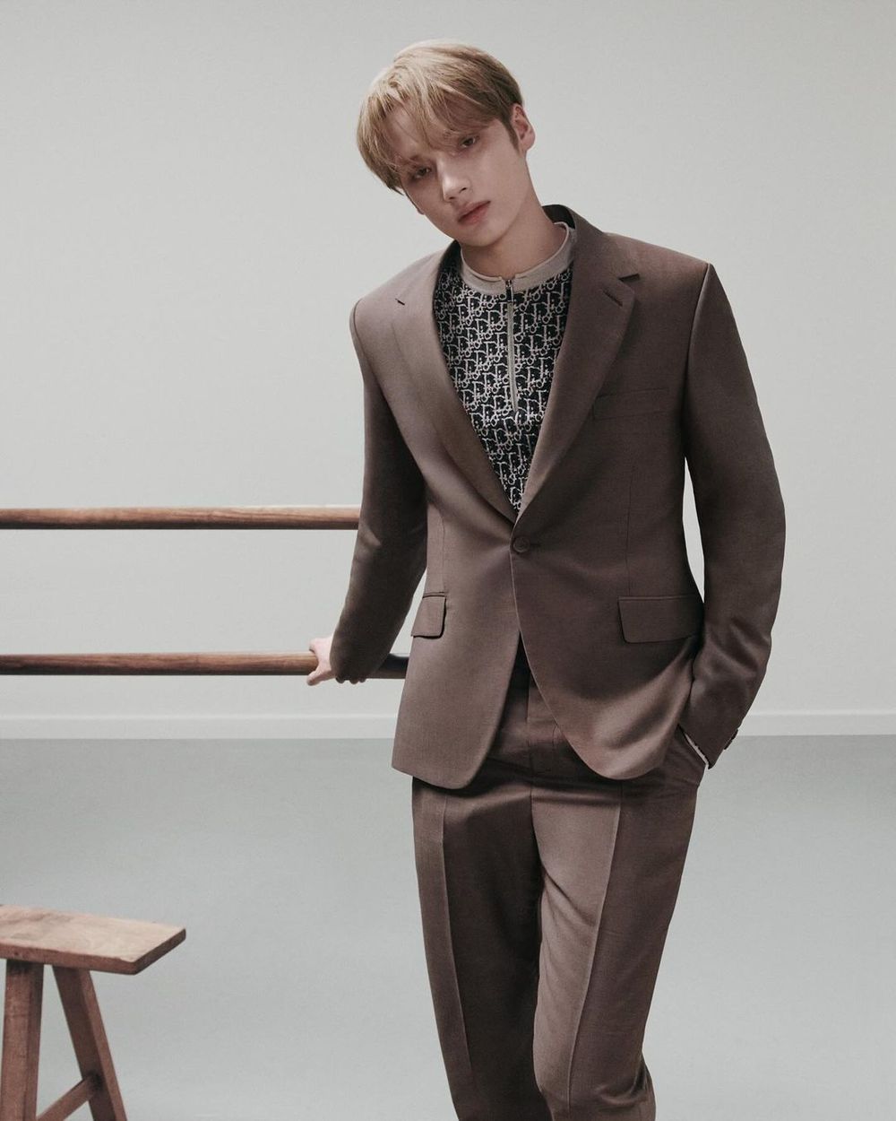 TXT平均超過181公分！Dior「長腿貴公子」形象照曝光、根本漫畫走出來的！-5