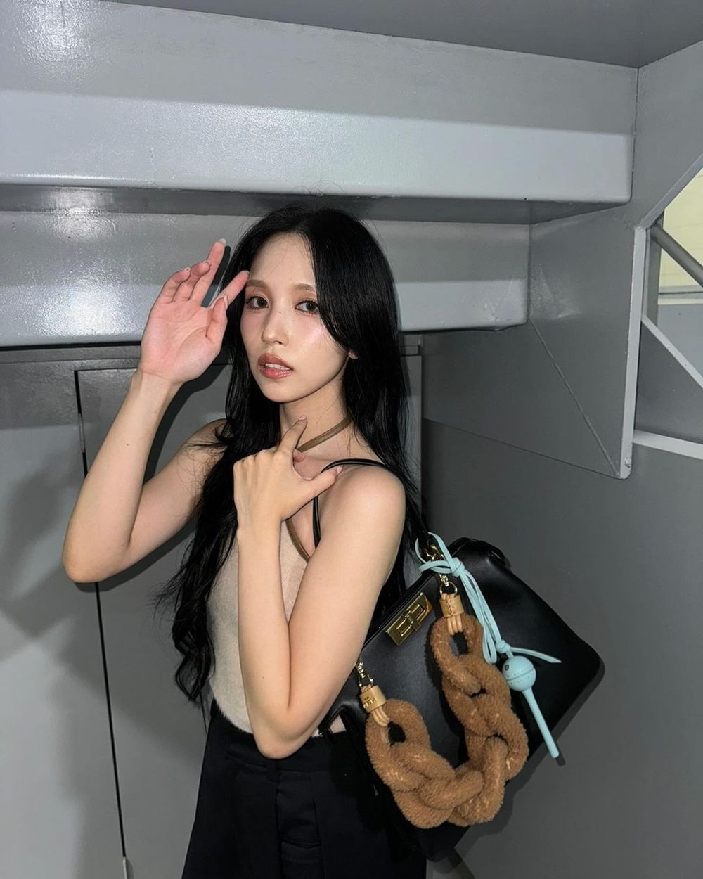 IG追蹤破1000萬韓團「日籍女愛豆」Sana超越小櫻花、Momo竟壓倒性勝利？！-7