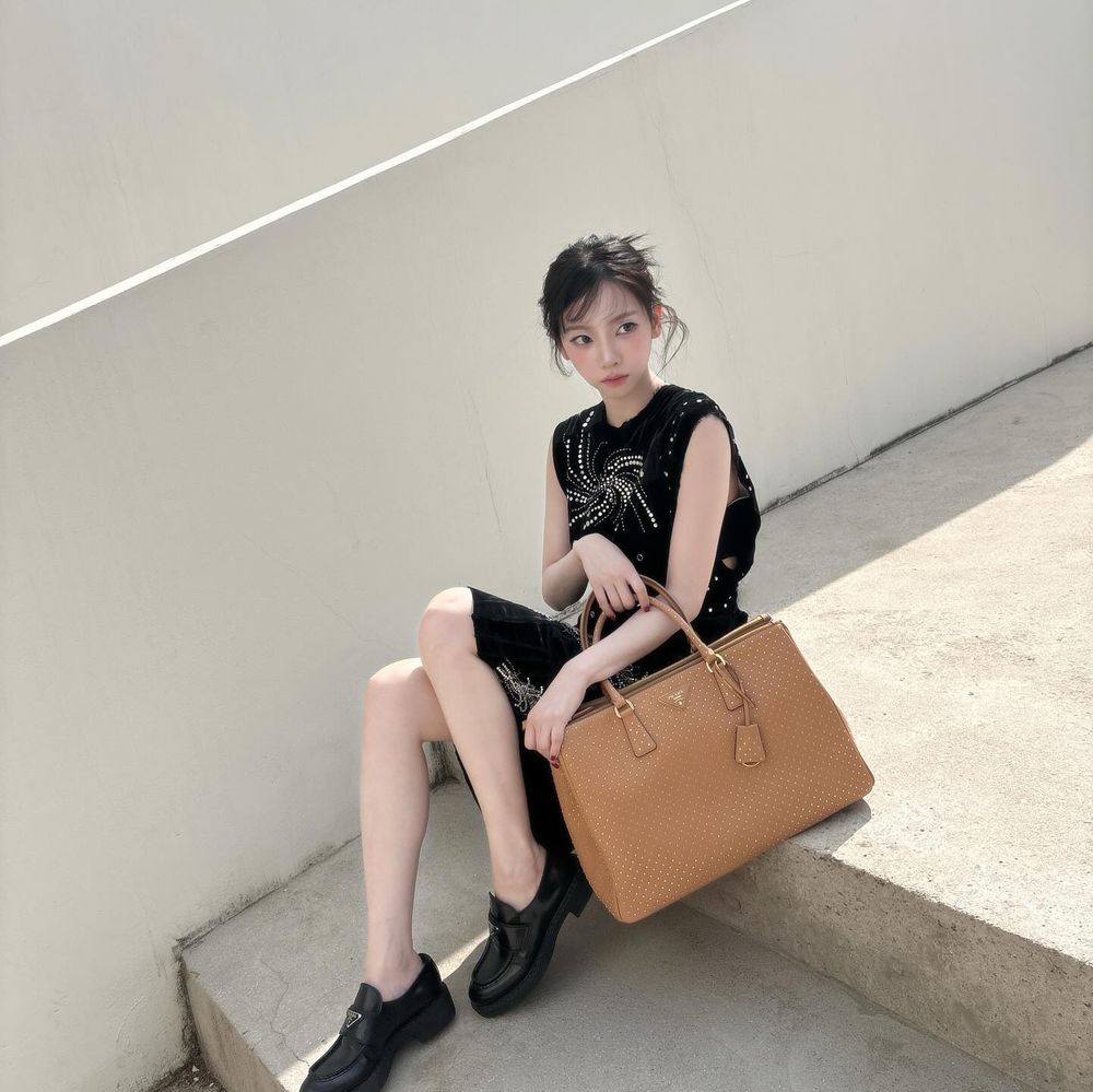 Lyst榜單不敗鞋王回來了！Prada樂福鞋要買哪雙？高度版型、價格懶人包整理！-2