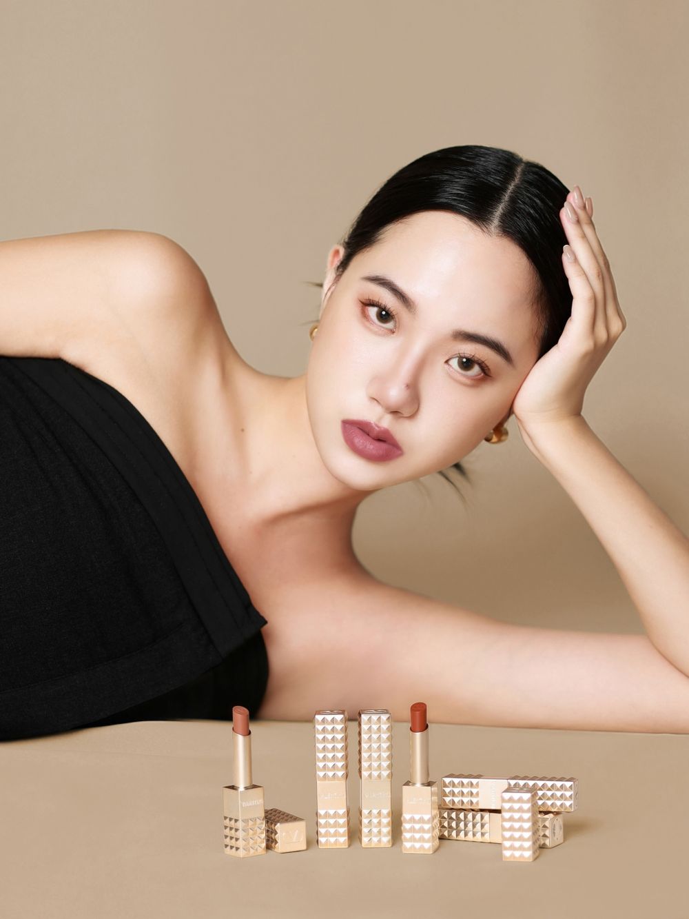 2024專櫃/開架唇彩推薦！今夏必收「裸杏茶凍」色，可純欲、可清冷，一抹顯白又知性！-2