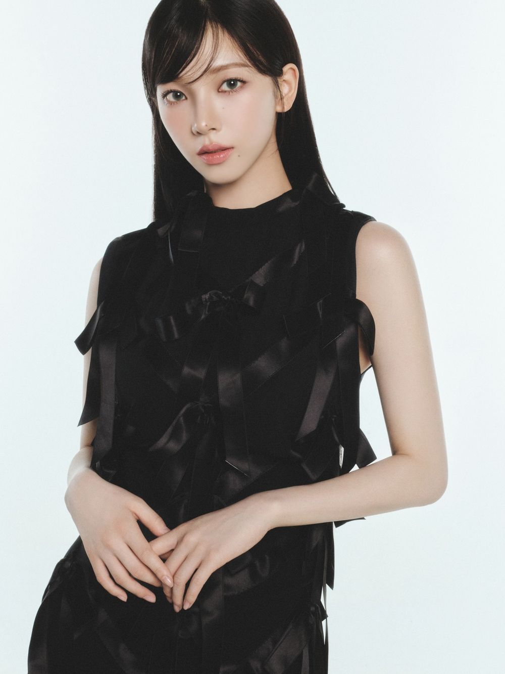 終於等到了！Karina確定拿下PRADA品牌大使！官宣形象照仙氣爆棚！-2
