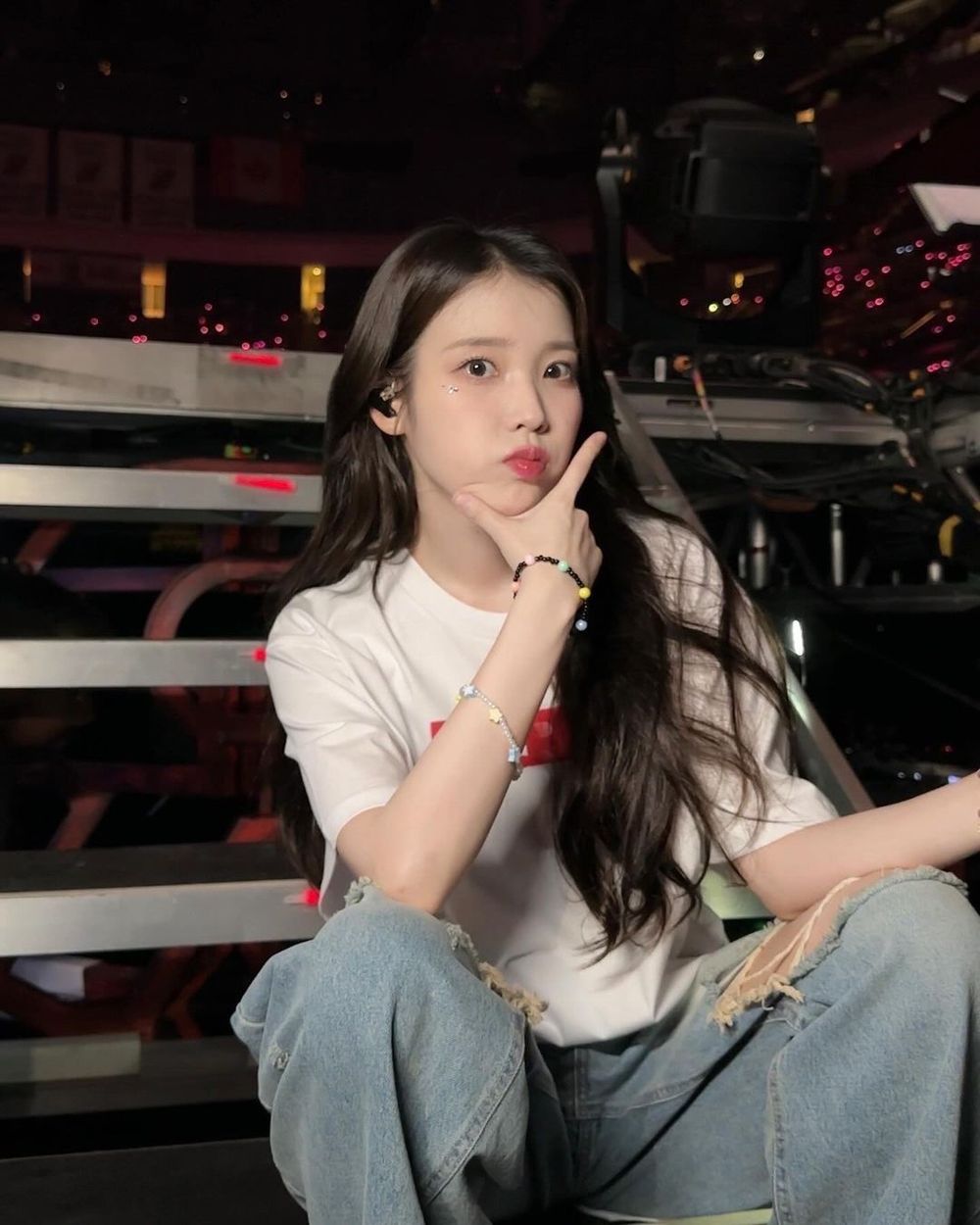 IU x NB演唱會聯名「2024世巡帽T、上衣」周邊公布啦！細節滿滿Uaena哭爆！-3