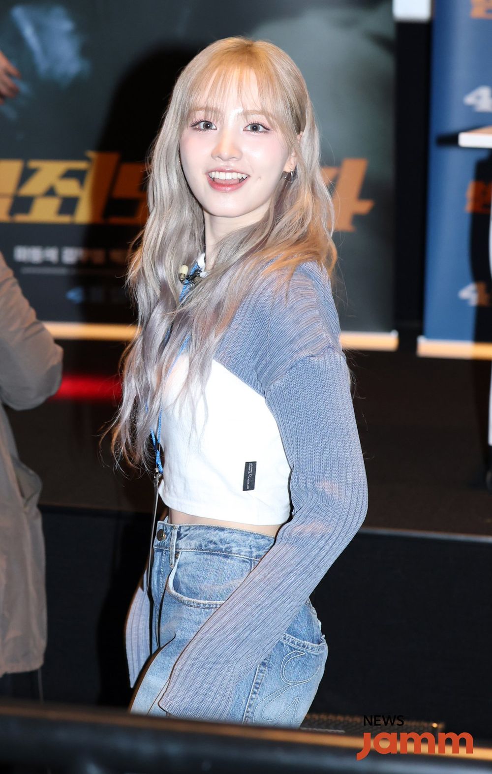 韓網熱議6位最美「酒窩女神」KPOP偶像！薇娟單邊酒窩超甜美，子瑜獲「微笑天使」稱號！-2