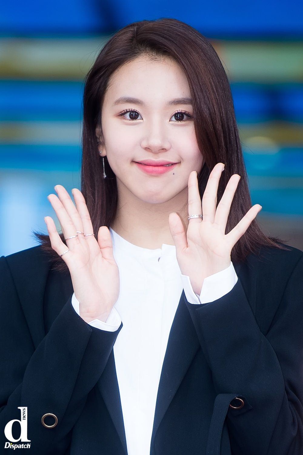 韓網熱議6位最美「酒窩女神」KPOP偶像！薇娟單邊酒窩超甜美，子瑜獲「微笑天使」稱號！-13