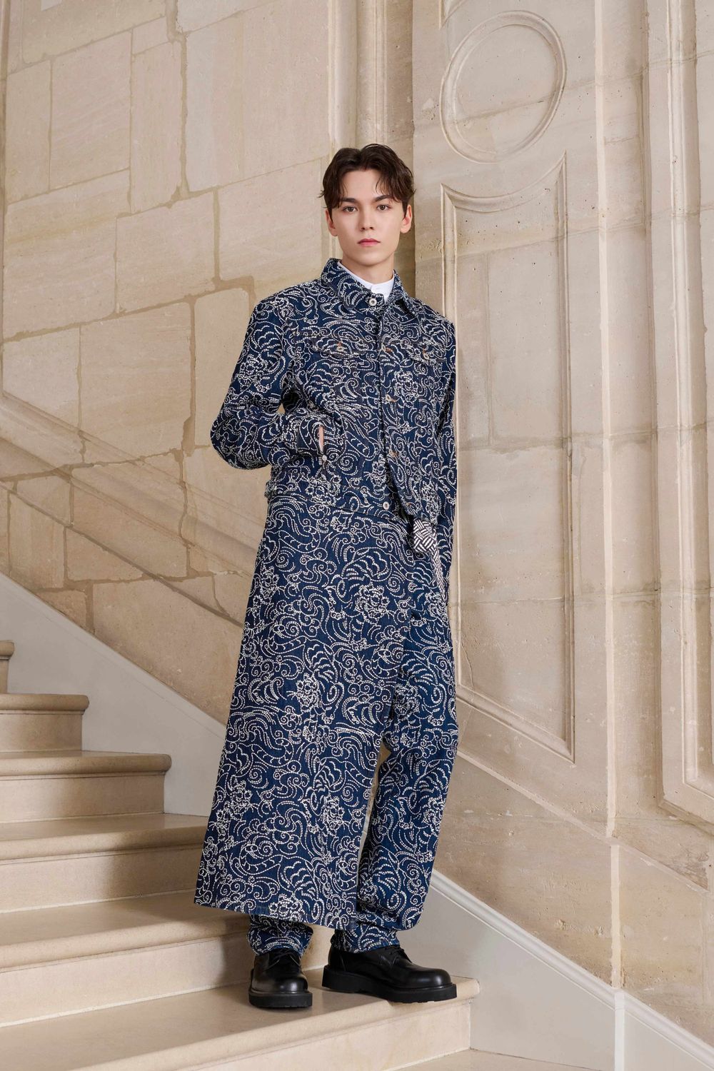 克拉的崔少爺來啦！Vernon拍KENZO畫報「混血帝王勾魂眼神」這張臉太優越！-3