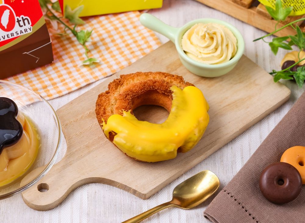 Mister Donut和統一布丁聯名啦！6款超幸福布丁口味甜甜圈登場、布丁煉乳冰沙也是必點！-9