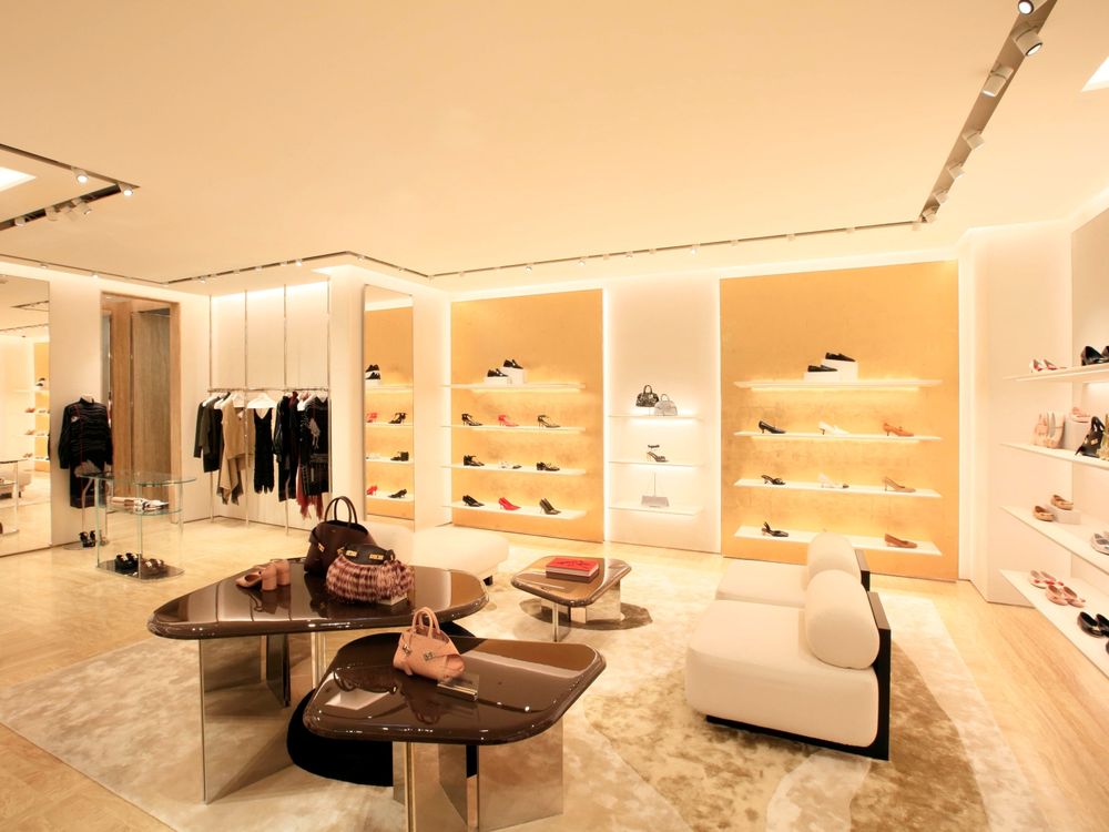 台中的朋友們快衝！Ferragamo超美新店開幕！夢幻玫瑰粉Hug包韓星都超愛！-4