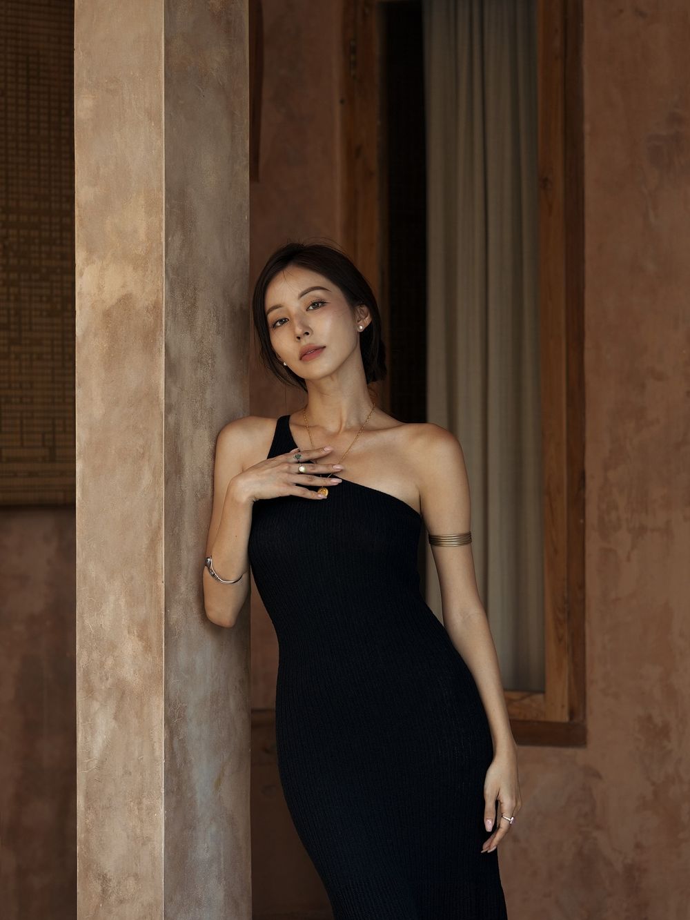 這家衣服穿起來身材超好！CHENN CHENN聯名韓模金寶拉「女神洋裝」賣到快缺貨！-1