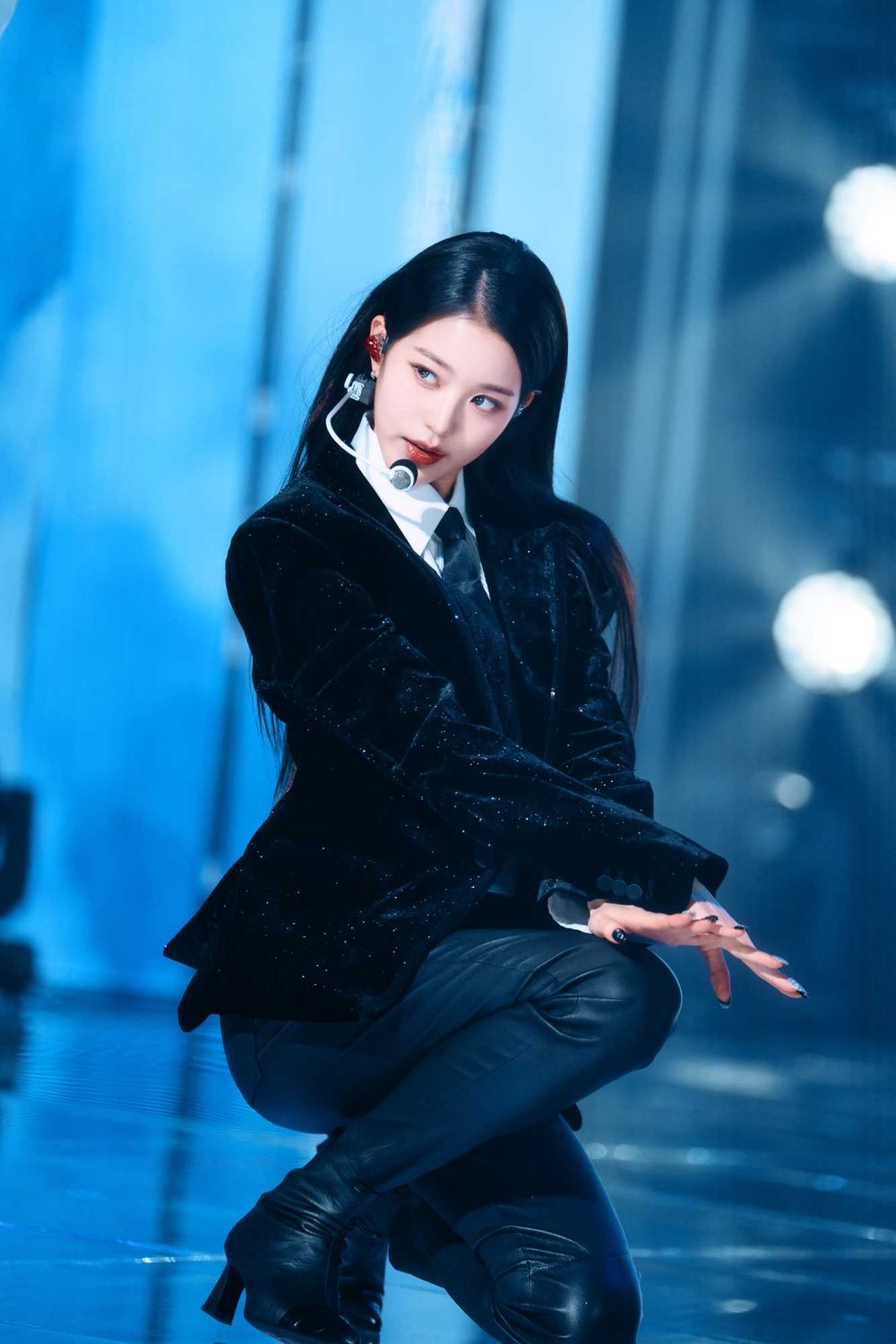韓網公認7位最適合黑髮的女偶像！Karina、Minji高冷氣質超仙，舒華獲「初戀女神」封號！-8