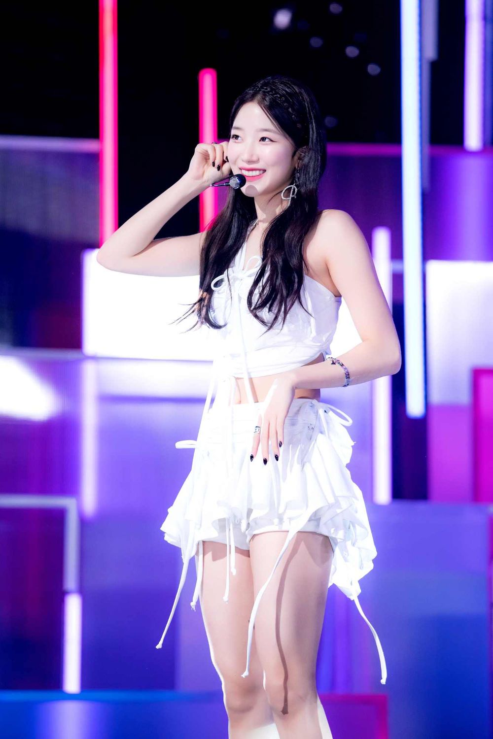 韓網公認7位最適合黑髮的女偶像！Karina、Minji高冷氣質超仙，舒華獲「初戀女神」封號！-11