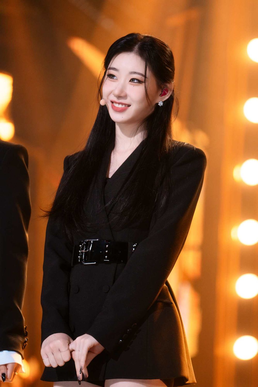 韓網公認7位最適合黑髮的女偶像！Karina、Minji高冷氣質超仙，舒華獲「初戀女神」封號！-4