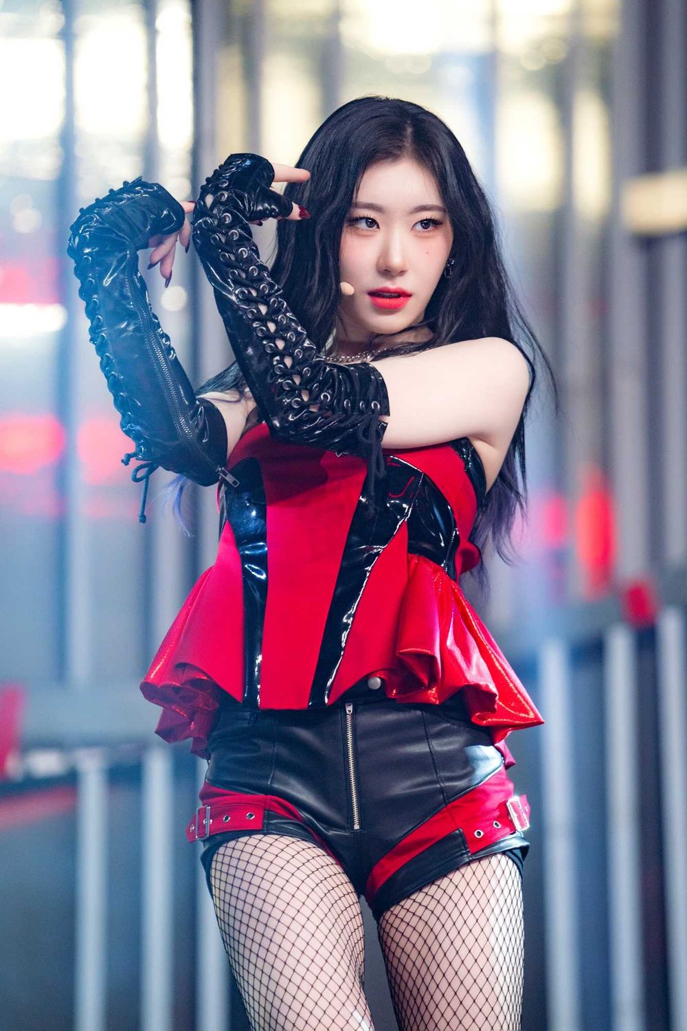 韓網公認7位最適合黑髮的女偶像！Karina、Minji高冷氣質超仙，舒華獲「初戀女神」封號！-5