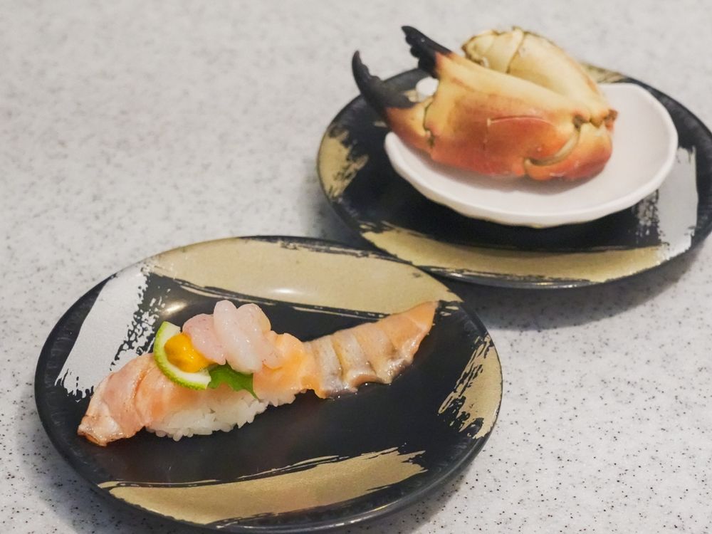 螃蟹的季節來了！爭鮮推「金賞鮭蝦佐蟹、蟹膏蟹肉盛」多款螃蟹壽司新品、還有整隻「剝好」蟹螯！-1