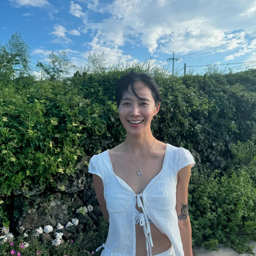 韓網熱議6位擁有「小麥膚色」韓團女偶像！俞利最美「黑珍珠」，Lisa、NATTY都是健康美代表！-8