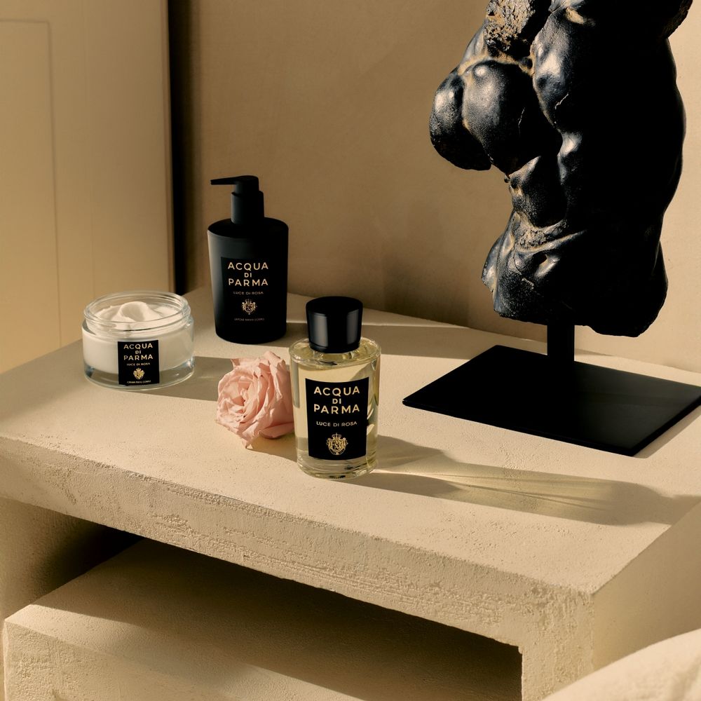 淨漢最愛香水品牌推新香！Acqua di Parma「曦光玫瑰淡香精」義大利柑橘、玫瑰、香草根...，碰撞出浪漫木質香調-11