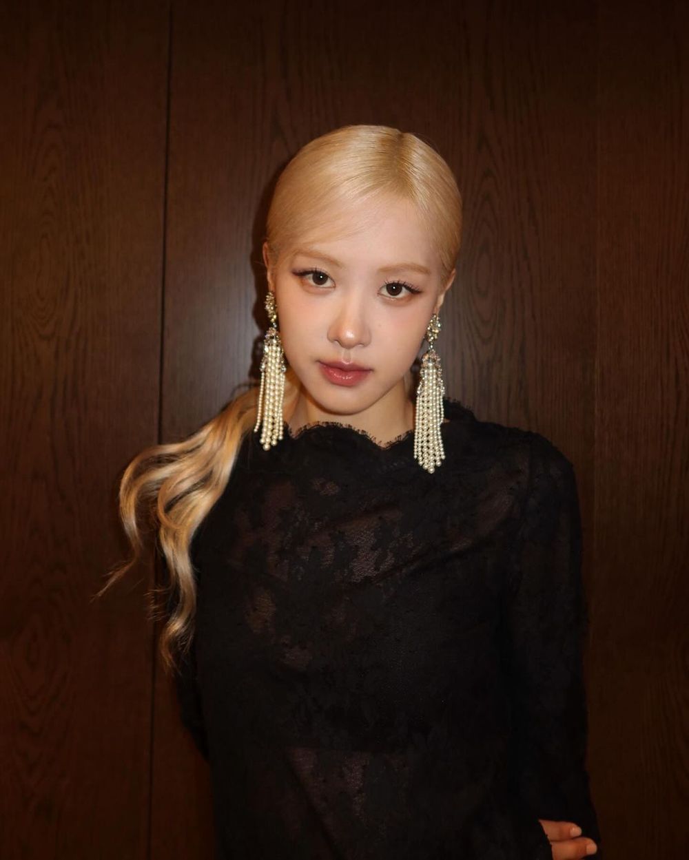 新一代YSL男女帝誕生！Rosé、車銀優合體「雕刻級」側顏，聖羅蘭真的太會挑！-2
