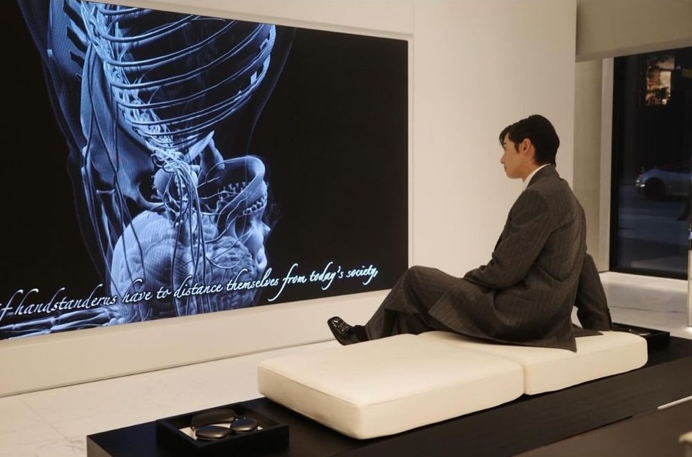 新一代YSL男女帝誕生！Rosé、車銀優合體「雕刻級」側顏，聖羅蘭真的太會挑！-8