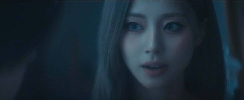 MV五小時內觀看破百萬！網狂讚子瑜Solo〈Run Away〉美翻天，5款妝容解析一次看！-6