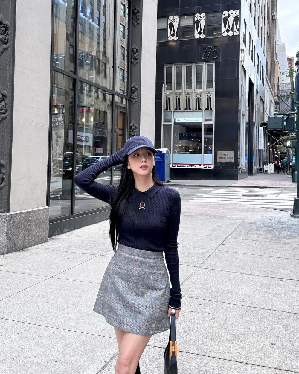 Tommy時裝周小隊太狂！紐約街頭捕捉野生Jisoo、Felix、李旻浩！龍馥小貓歪頭心臟爆擊！-5