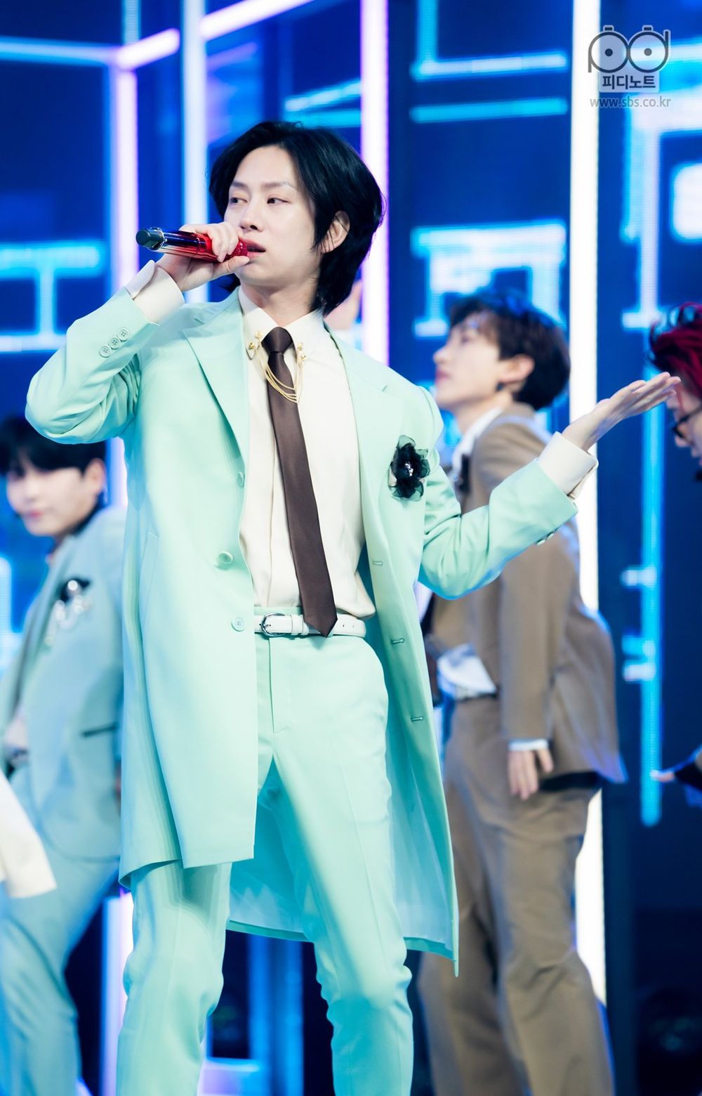 韓網公認7位超會跳女團舞的男偶像！然竣、彰彬反差感十足，DK完美翻跳BP神曲，這兩位二代團成員太會放電！-8