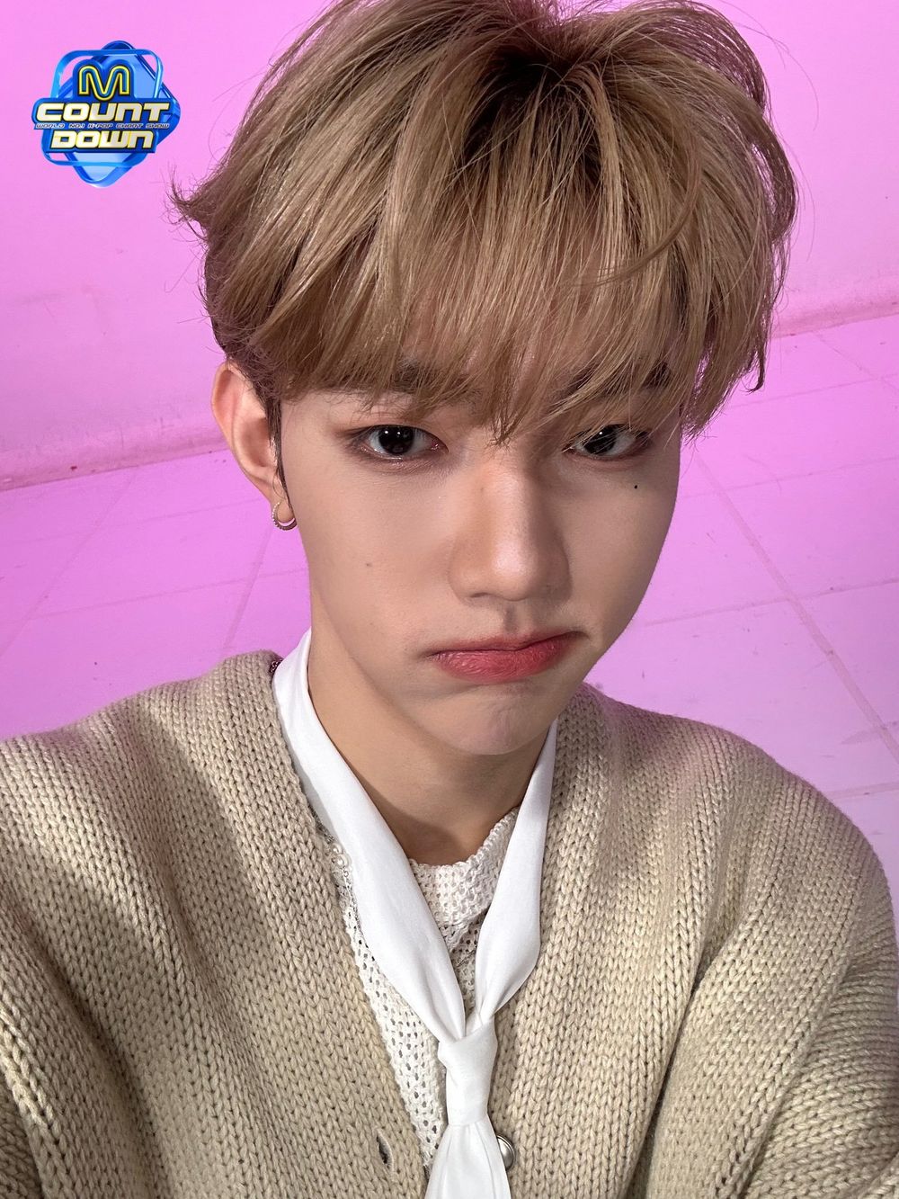 韓網公認7位超會跳女團舞的男偶像！然竣、彰彬反差感十足，DK完美翻跳BP神曲，這兩位二代團成員太會放電！-13