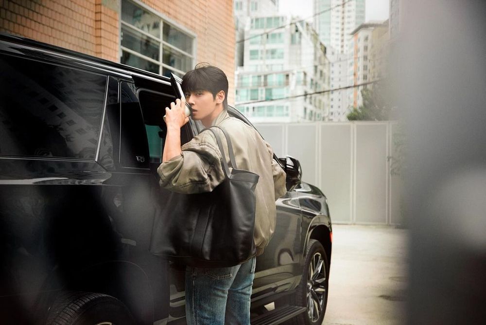 Rosé、車銀優偷揹情侶包？YSL韓星「新歡托特包」是這咖！超受歡迎的原因曝！-3