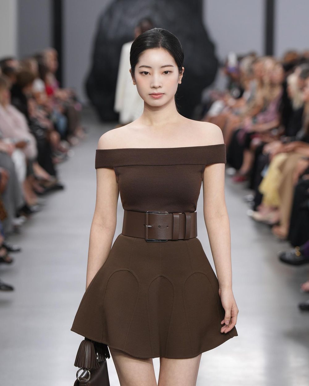 微精品時代來臨！超狂代言人陣容：金世正、多賢，連雨琦都快被Tory Burch簽下？！-15