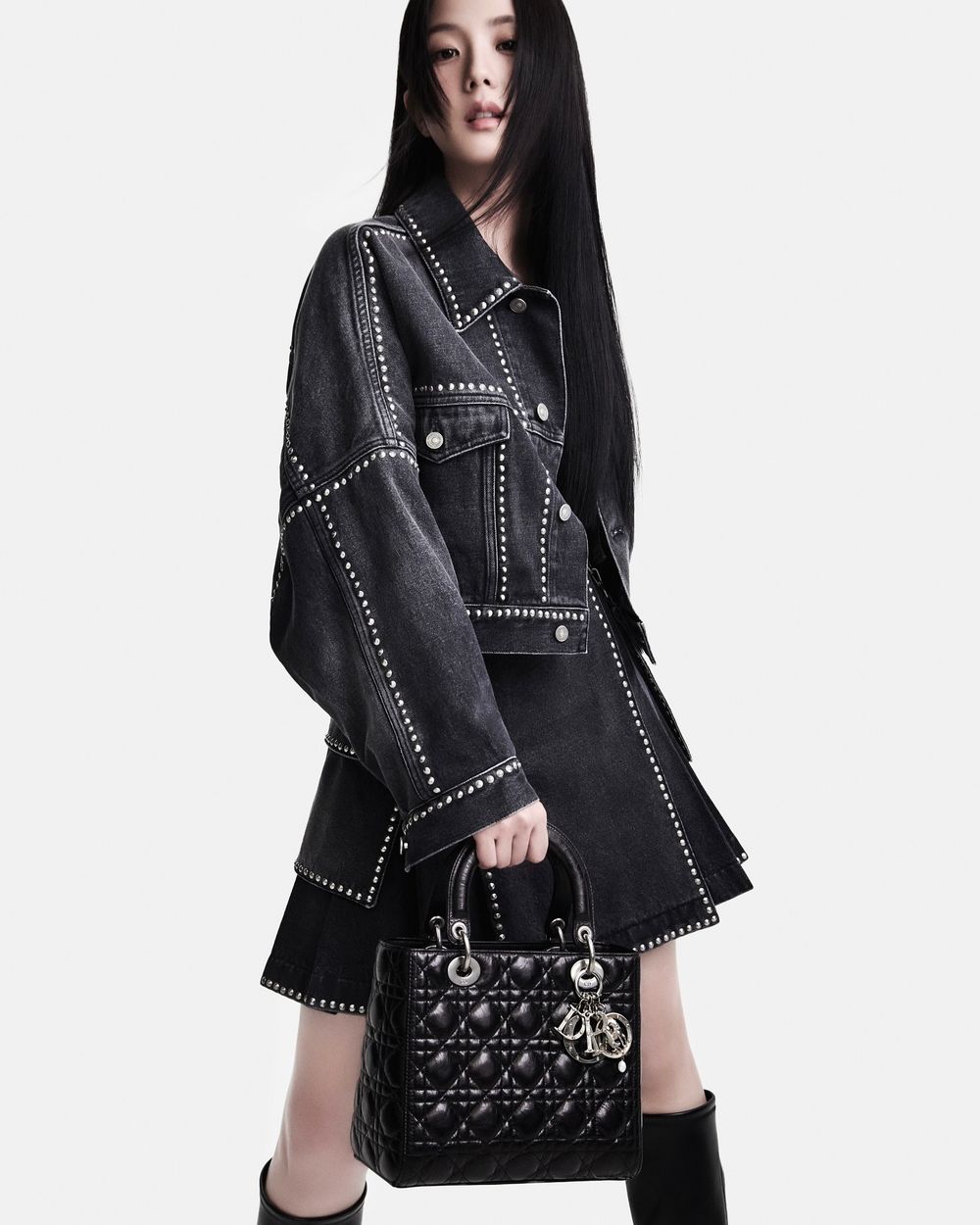 冷酷版的金智秀也好美！Jisoo出鏡Lady Dior全球形象、包包官網直接大缺貨？！-8