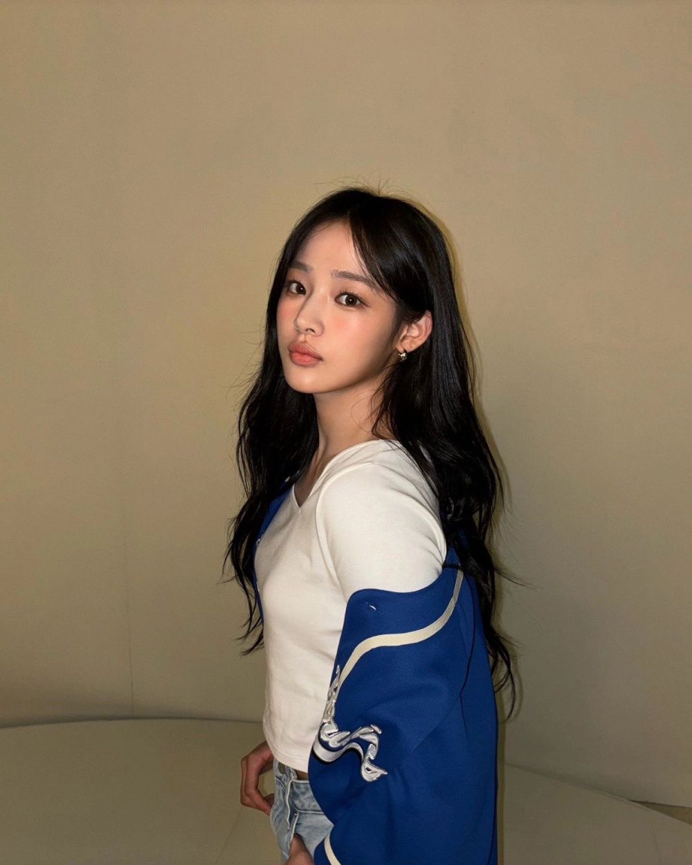 最勇敢的革命女團！NewJeans顯瘦髮型範本，Danielle復古羊毛捲、hanni瀏海無辜感爆棚！-3