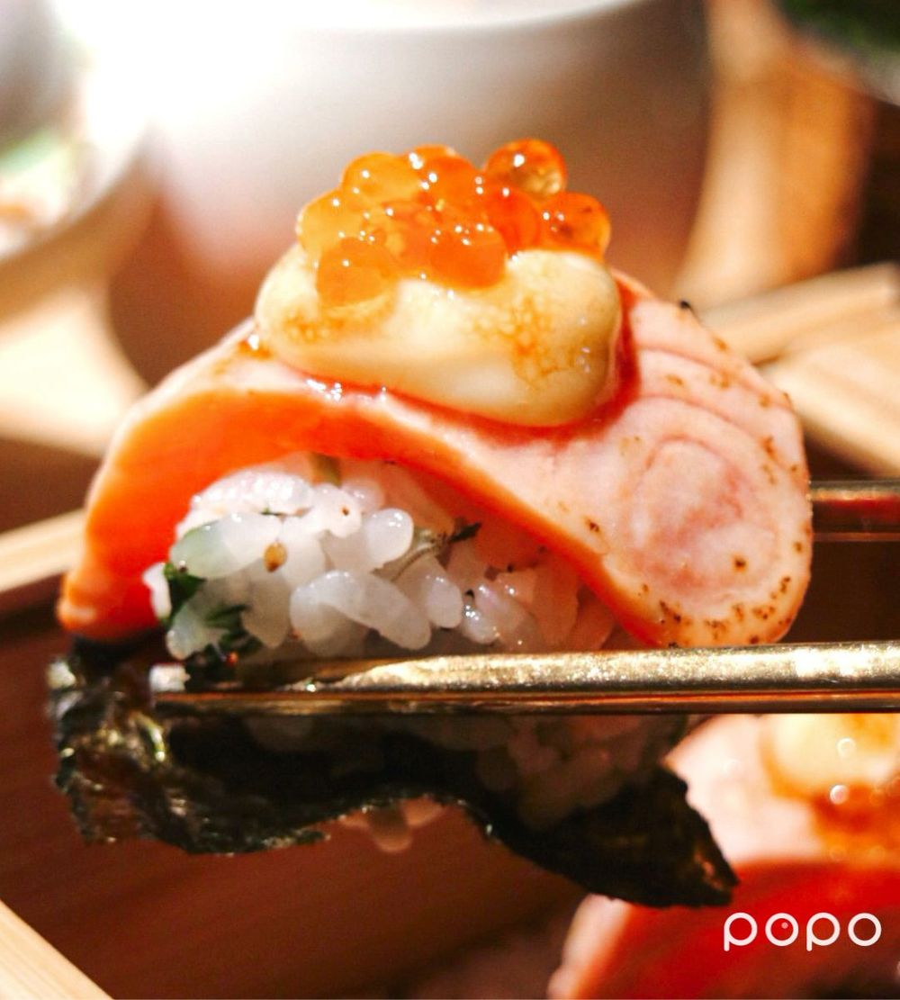 台北最美火車餐廳輪輪1976推異國風「午午餐」！打拋雞飯、炸豬排飯搭鮭魚握壽司超爆療癒！-10