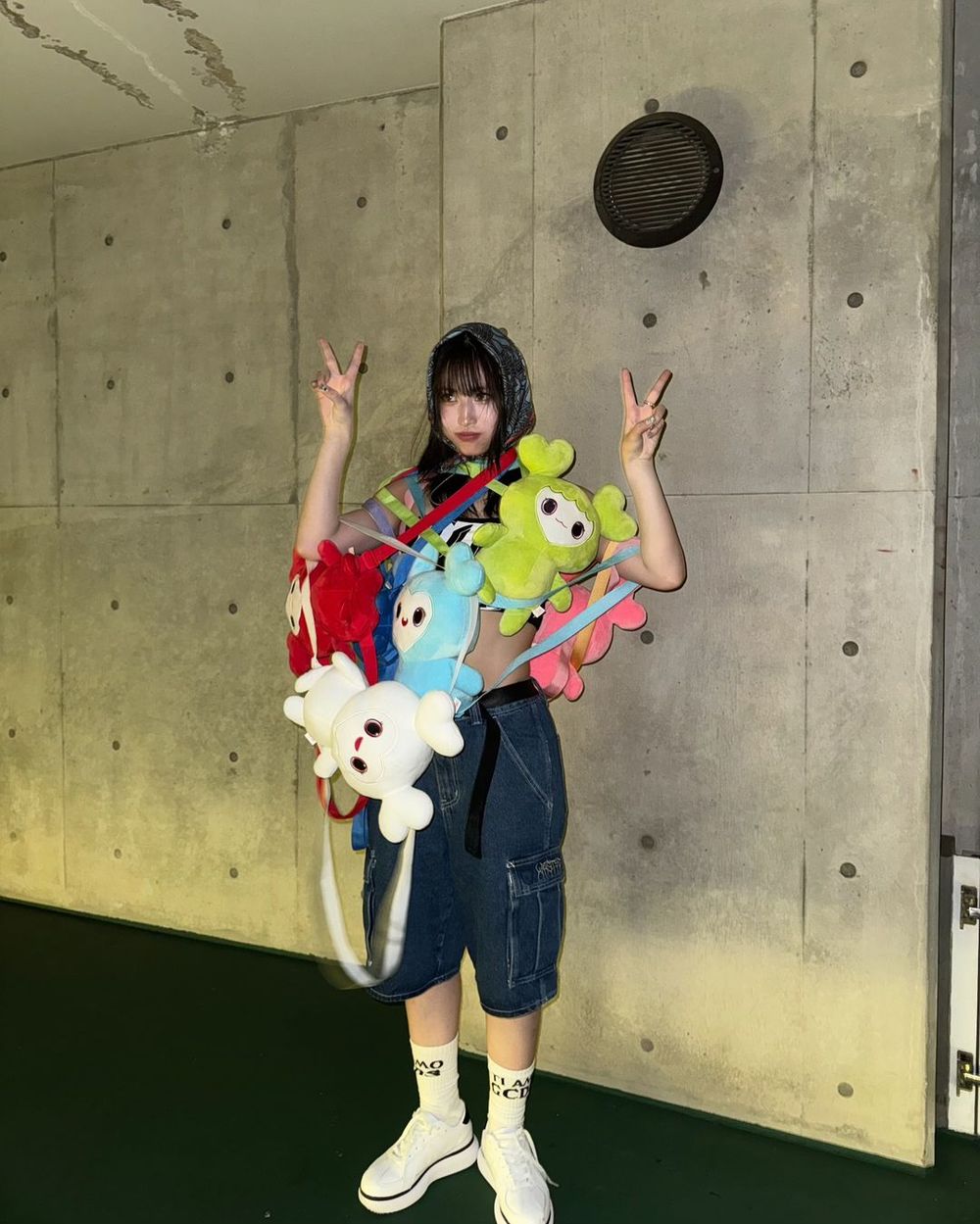 盤點最會「穿球鞋」女愛豆Top6！雨琦、Rosé這樣穿保證細腿，小隻女必學IU增高法！-10