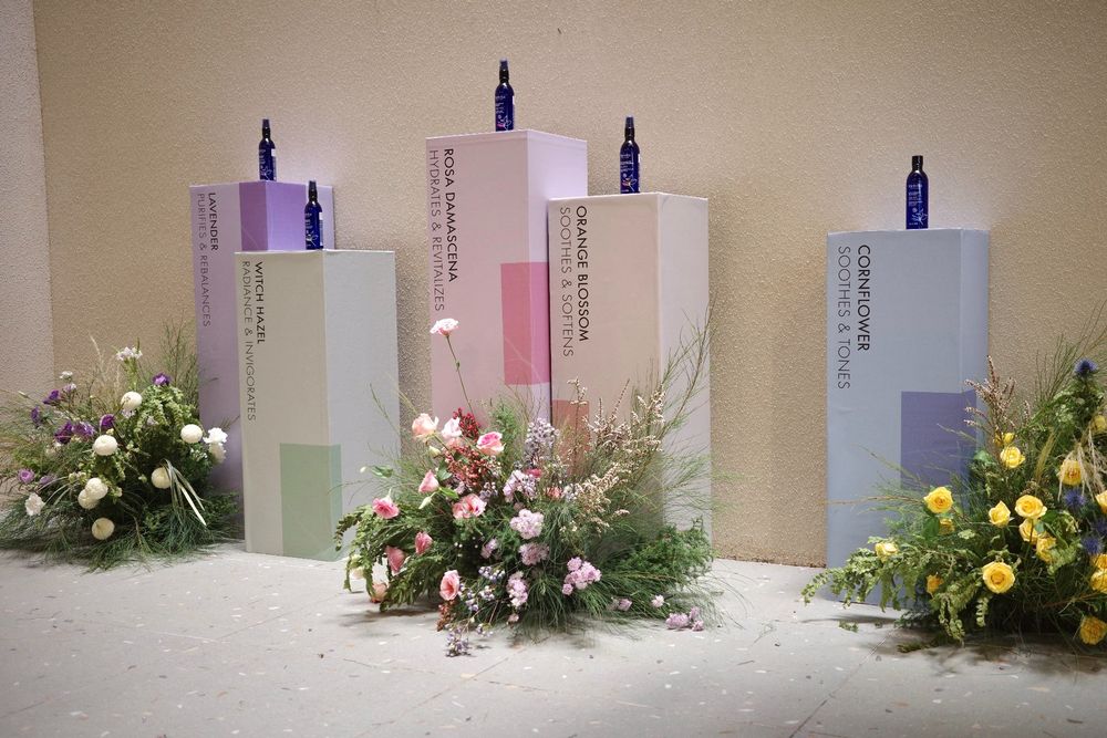 Melvita藍瓶花水40週年推「吳一無二」限定聯名點心！UR LIVING南西1店打造超美法式花牆小巷，最美打卡點！-13