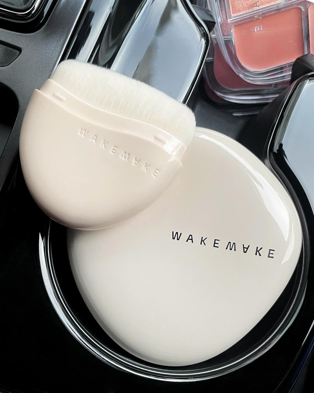 薇娟臉發光秘密？WAKEMAKE號稱下半年最強彩妝新品，韓國上市即賣空！-13