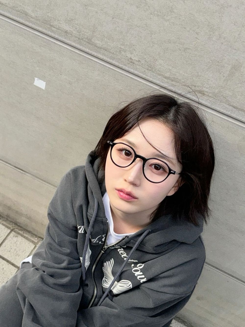 韓網票選最美「眼鏡女神」TOP7！子瑜、Winter知性美爆發，安俞真根本就是學霸！-2