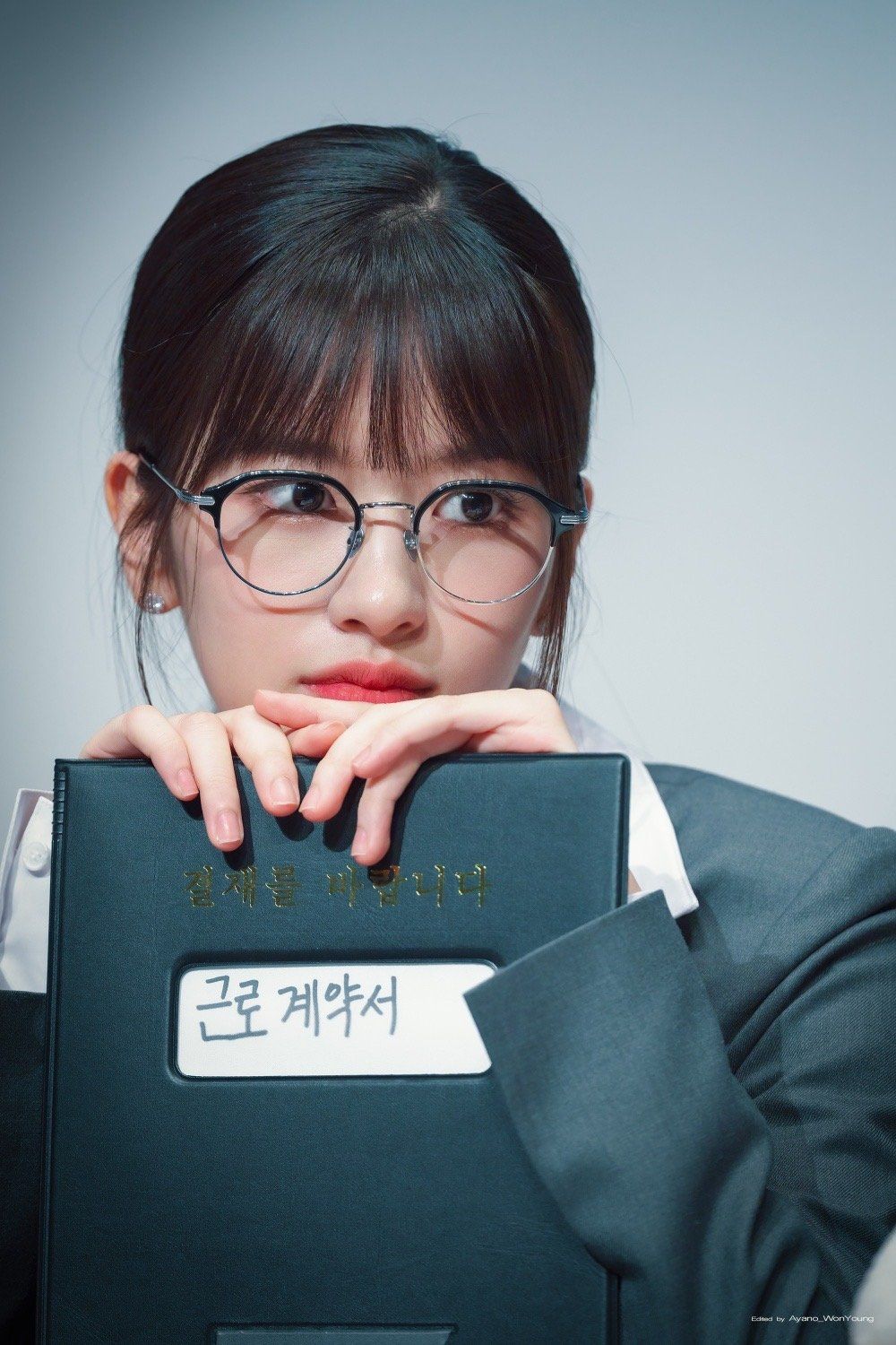 韓網票選最美「眼鏡女神」TOP7！子瑜、Winter知性美爆發，安俞真根本就是學霸！-13