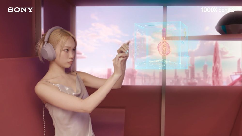 LE SSERAFIM認真營業中！五人現身Sony降噪耳機「玫瑰灰」新色廣告美翻天、看完想馬上換耳機！-8
