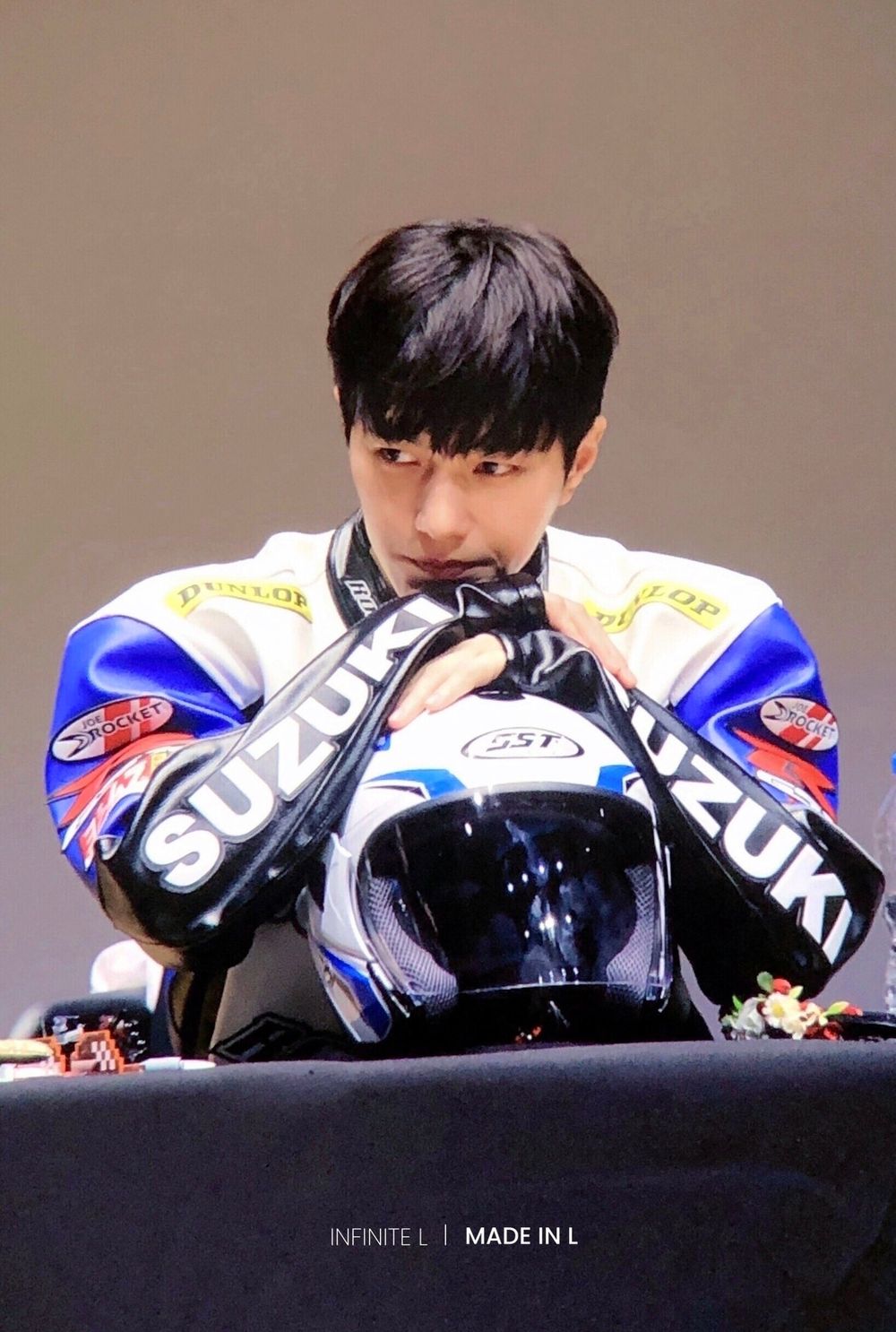 韓網熱議6位超適合「賽車服」的男偶像！淨漢、Lee Know帥度破表，L造型封神！-4