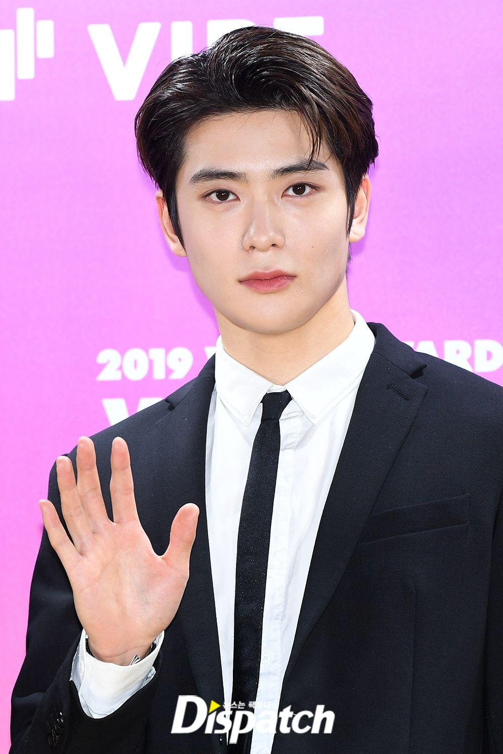 韓網公認8位「西裝男神」KPOP偶像！珉奎、在玹禁慾性感到犯規，成訓化身霸道總裁！-11