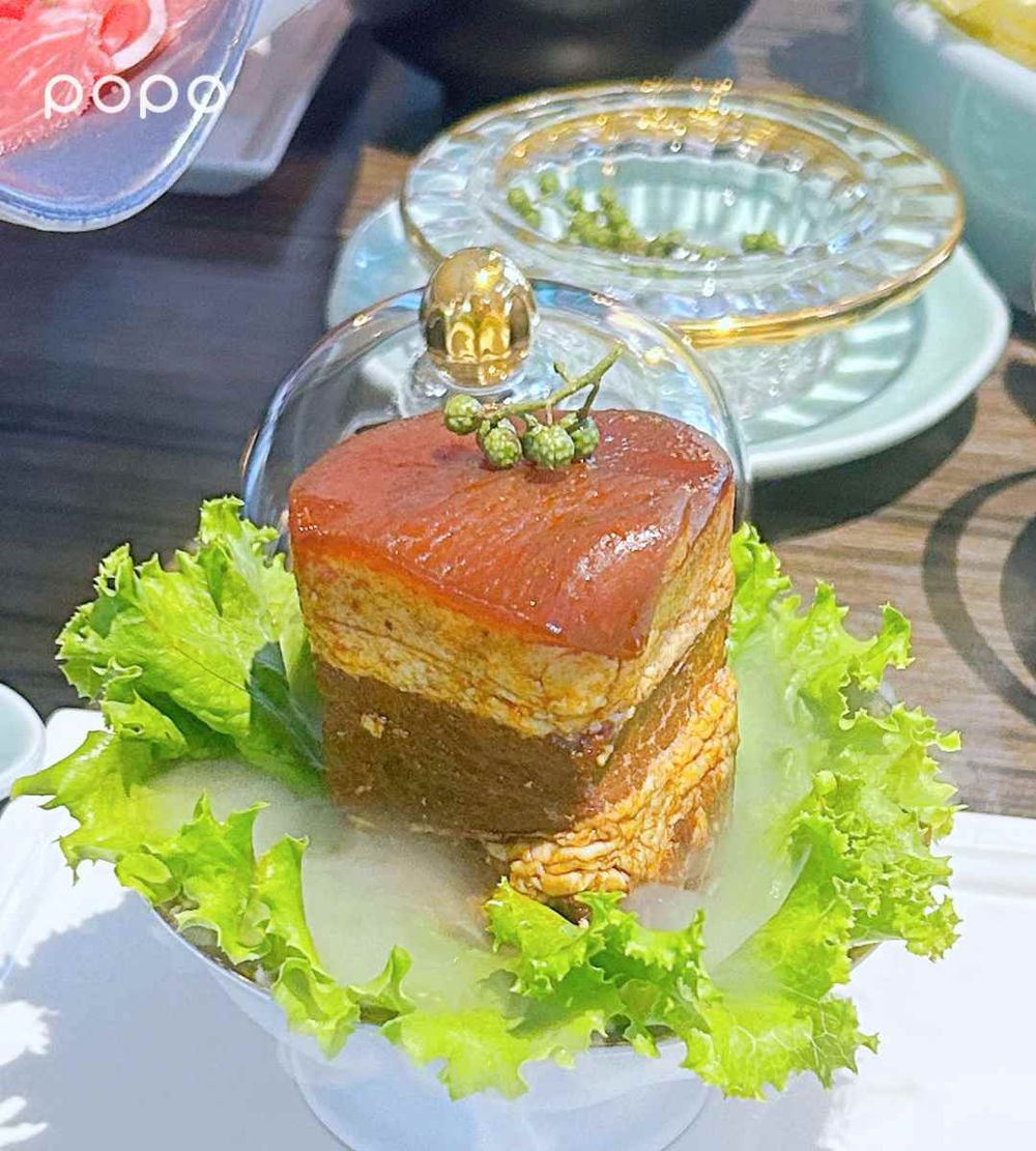 青花驕跟故宮聯名了！「翠玉白菜、肉形石」化身國寶級火鍋配料、還有超Q《清明上河圖》圍兜兜！-3