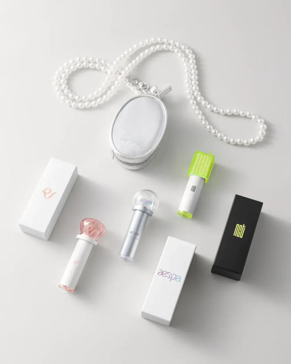 SM把應援棒做成唇膏！aespa、NCT、Red Velvet粉絲必收藏「手燈潤唇膏」太圈錢了吧！-2