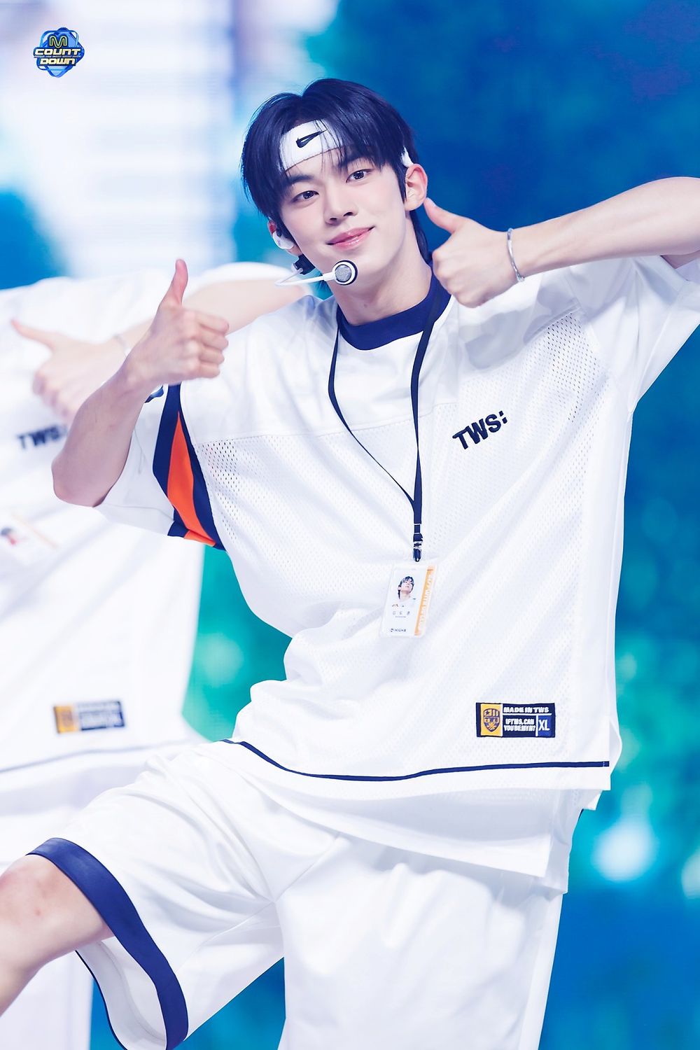 韓網熱議6位最適合「髮帶造型」的KPOP男偶像！鉉辰、V魅力爆棚，Hoshi太搶鏡！-9