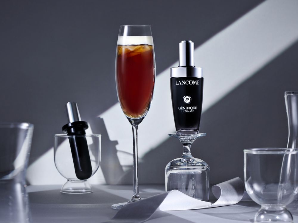 最強精華液遇上最紅手搖飲！蘭蔻、得正跨界聯名，買指定飲料送小黑瓶5件組、隱藏版折扣碼等你拿！-3