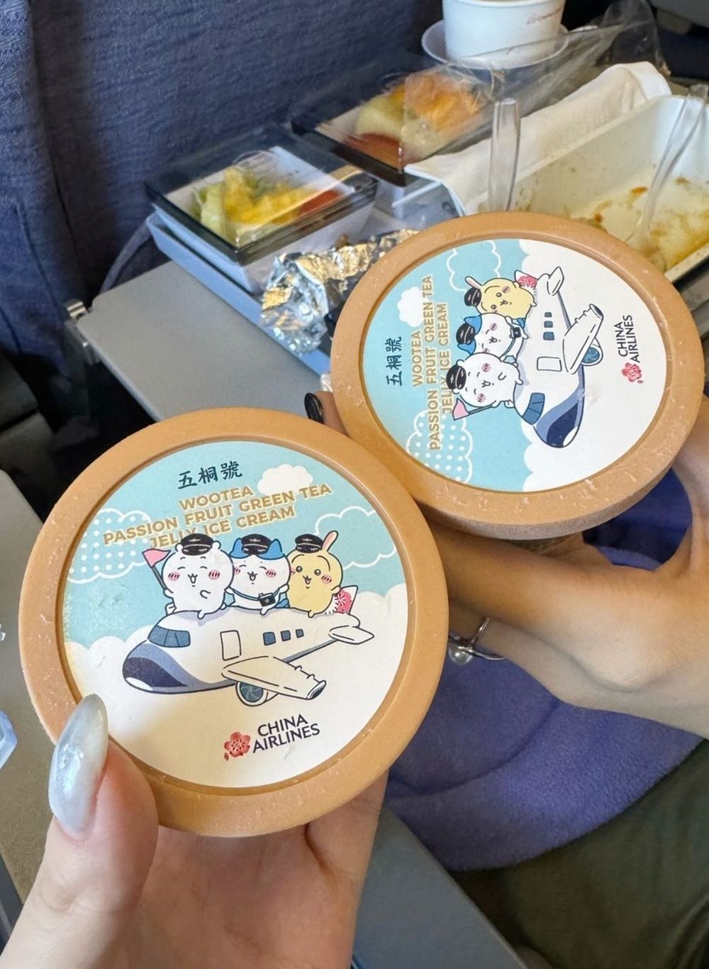 華航跟吉伊卡哇聯名了！攜五桐號推超可愛機上甜點，吉伊卡哇達克瓦茲、小八雪餅Q到捨不得吃！-14