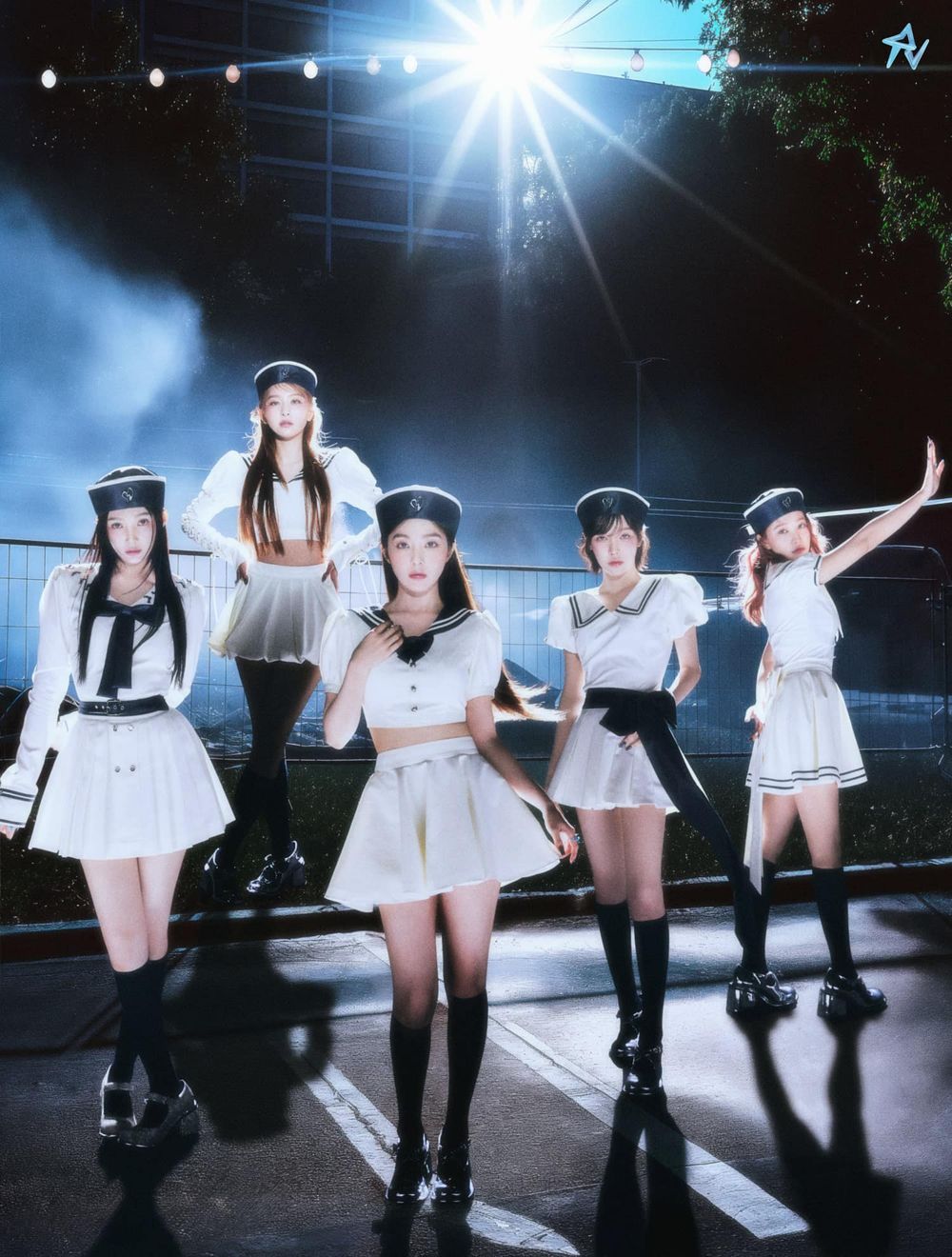 韓網熱議6組韓國女團水手服舞台造型！IVE制服造型好可愛、Red Velvet回歸概念太經典！-7