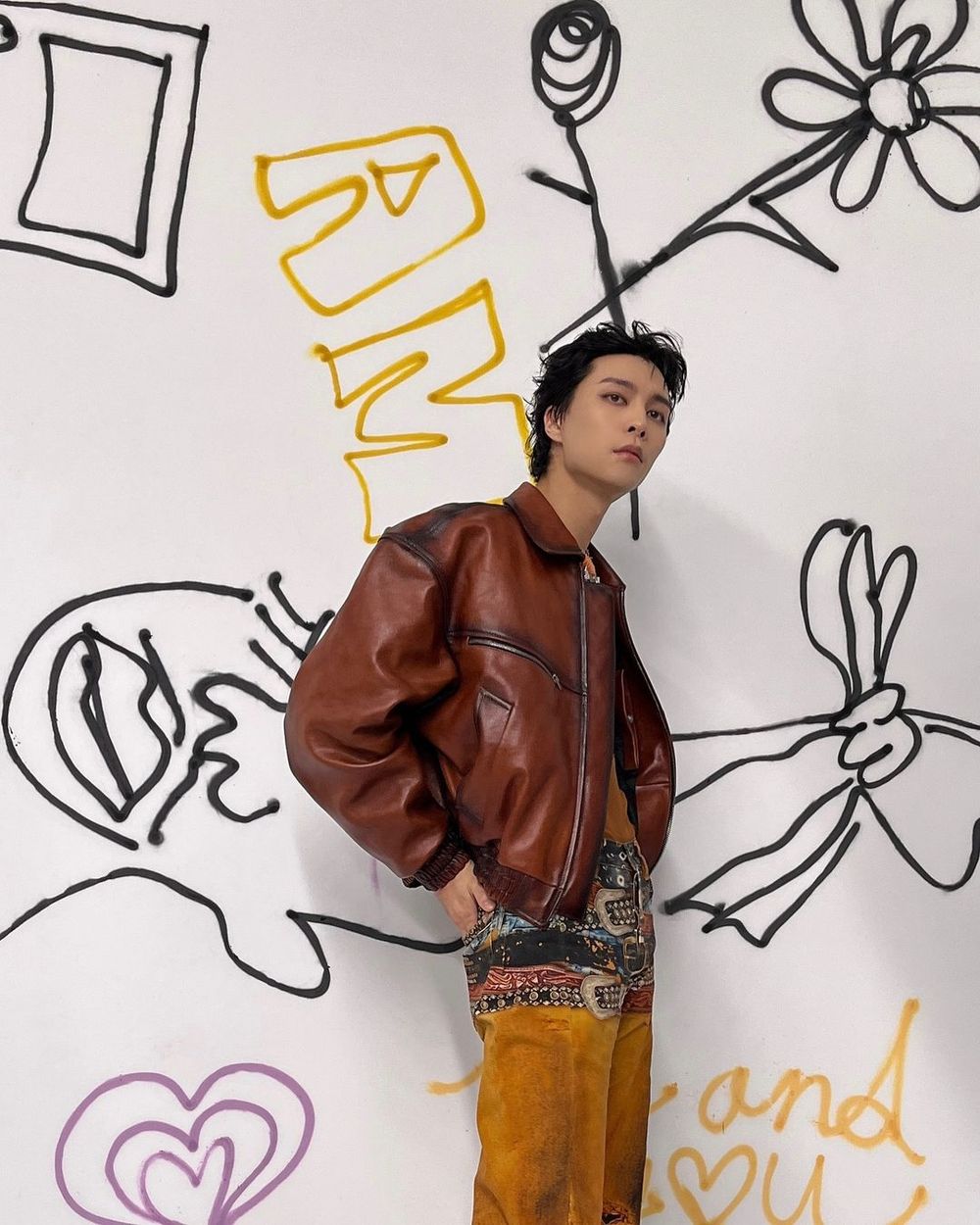 NCT Johnny野性冷臉風降臨Acne Studios大秀！188公分大長腿螢幕塞不下！-1